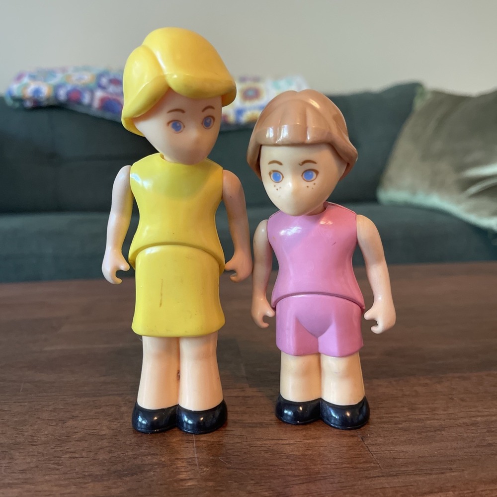 2 Vtg Little Tykes Dollhouse People Set Pink Yellow Mom Daughter Girl